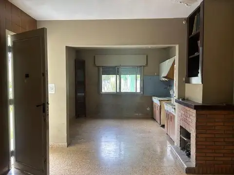 Casa 3 ambientes con 1 baño