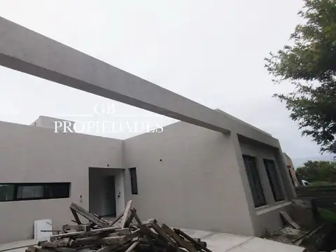 Casa en Venta en San Sebastian, USD 180.000