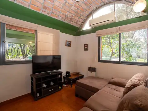 Calle 21 A entre 453 y 454 2200