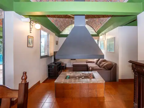 Casa 4 ambientes con 3 baños