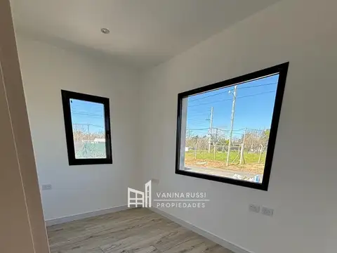 CASA EN VENTA DE 4 AMBIENTES - NUEVO MASCHWITZ