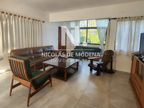 Casa en alquiler en playa mansa, Dos dormitorios cerca del mar