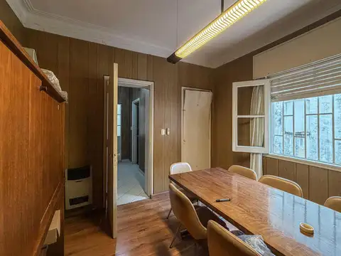 Casa 6 ambientes con 2 baños