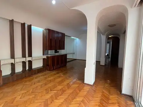 Dpto de 2 dorm. +comodín con quincho y parrilla