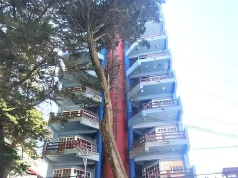 Departamento de 4 ambientes en Pleno centro de Chiozza .