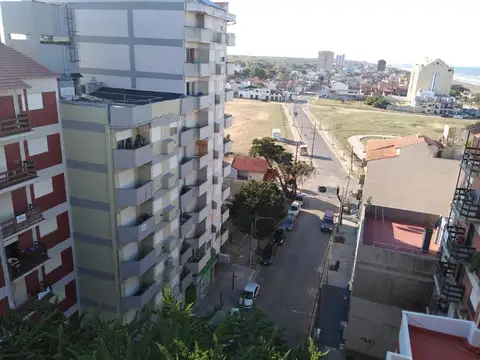 Departamento de 4 ambientes en Pleno centro de Chiozza .