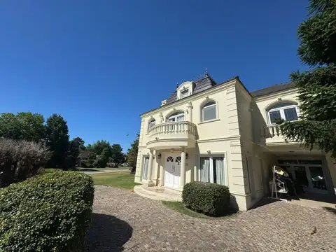 Casa en Alquiler de 4 dormitorios