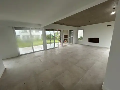 Casa en Venta en Santo Tomas, USD 320.000