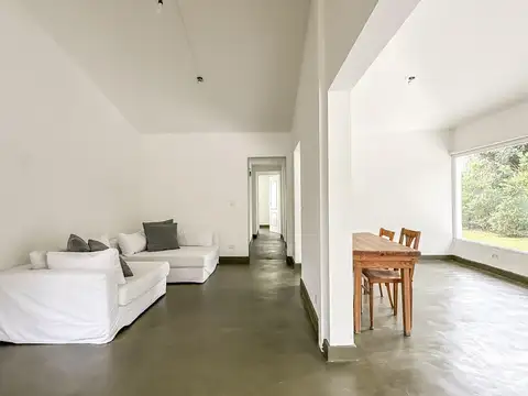 Casa 5 ambientes con 3 baños