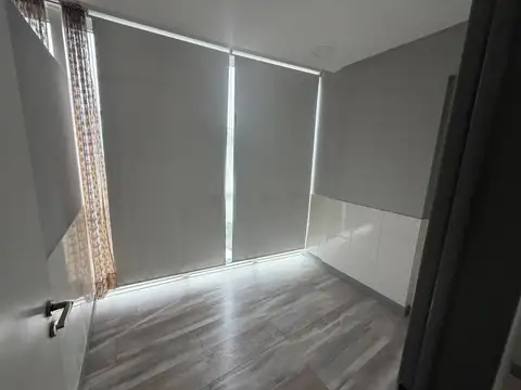 Oficina en Alquiler con 1 cochera
