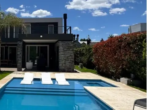 Casa de 5 amb a la Venta en Estancias del Pilar Barrio El Recuerdo