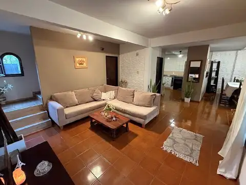 Depto Tipo Casa en Venta de 4 ambientes