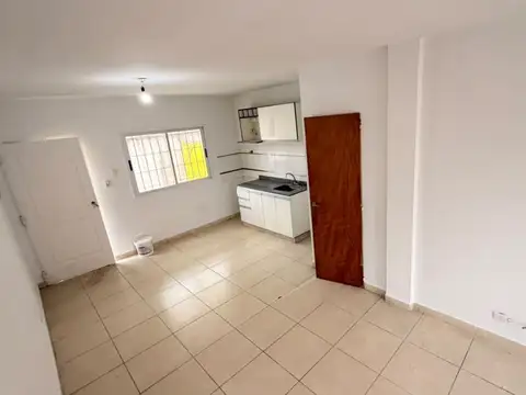 Casa en Alquiler con 1 cochera