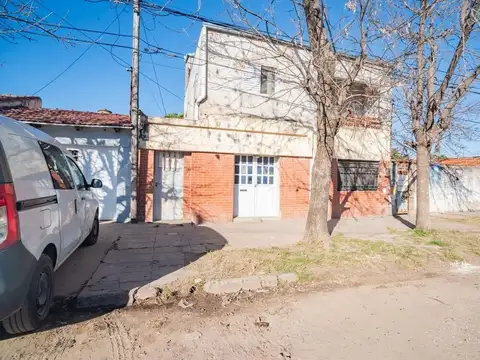 Casa a refaccionar/demoler Barrio Roque Saenz Peña