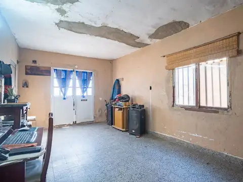Casa a refaccionar/demoler Barrio Roque Saenz Peña