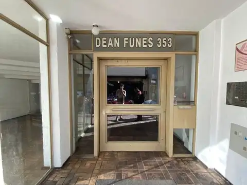 Deán Funes 300