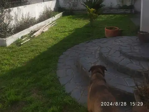 Venta - Casa - Zona comercial - Los Pinos - Exaltación de la Cruz