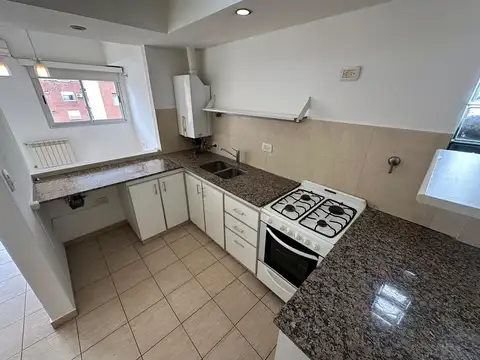 Departamento en Alquiler en Adrogue, $ 700.000