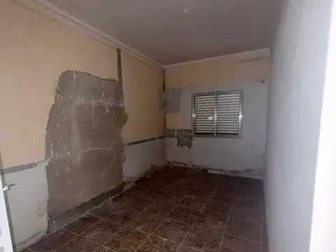 Casa 5 ambientes con 1 baño