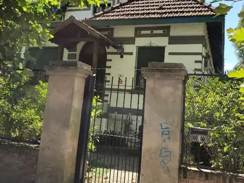 Casa 6 ambientes con 3 baños