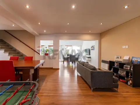Depto Tipo Casa 6 ambientes con 2 baños