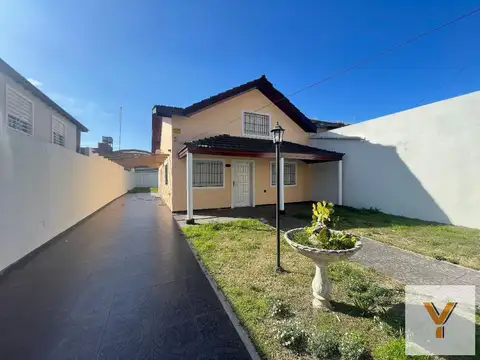 Casa en venta - 3 dormitorios 2 baños - 170mts2  - San Clemente Del Tuyú