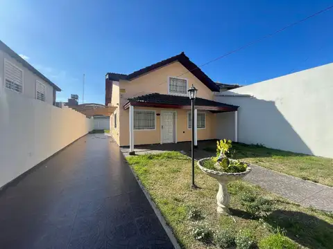 Casa en venta - 3 dormitorios 2 baños - 170mts2  - San Clemente Del Tuyú