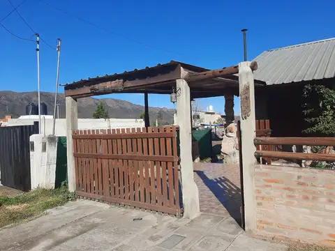 Casa 3 ambientes con 2 baños