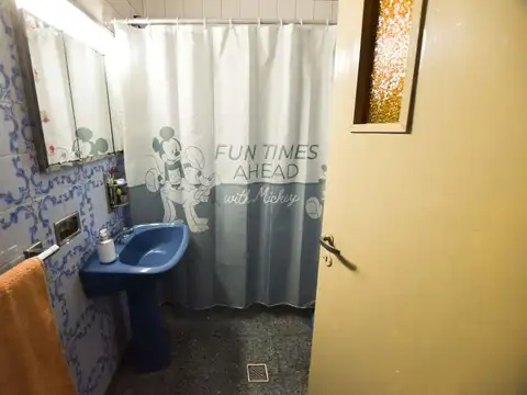 Casa 4 ambientes con 1 baño