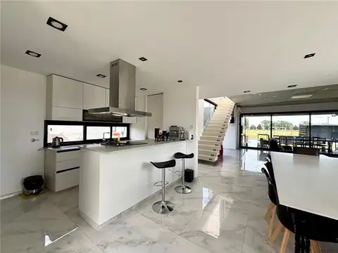 Casa en Alquiler Temporal de 4 dormitorios