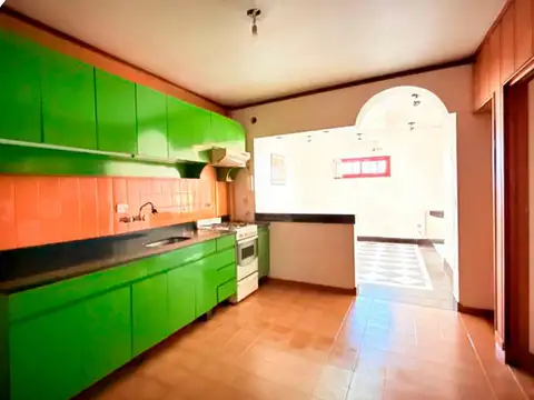 Depto Tipo Casa 10 ambientes con 3 baños