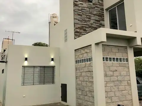 Casa en Alquiler en La Plata, $ 850.000