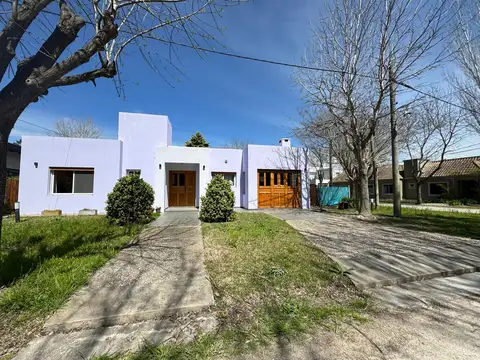 Casa en Venta en City Bell [Cod: 2852-17]