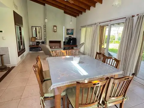 Casa en Venta en City Bell [Cod: 2852-17]