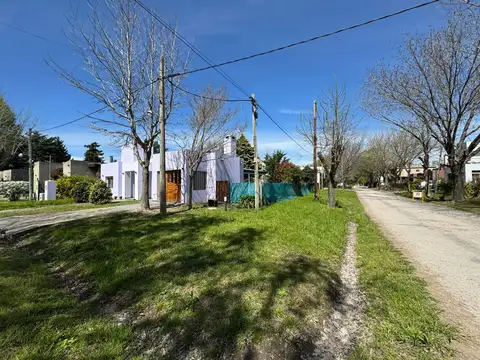 Casa en Venta en City Bell [Cod: 2852-17]