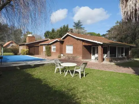 Casa 5 ambientes con 2 baños