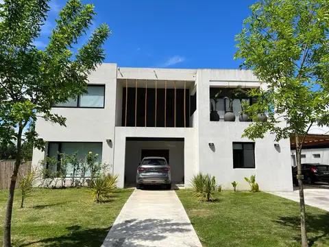 Venta casa 4 amb al río barrio San Juan Villanueva Tigre