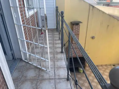 Depto Tipo Casa en Venta con 1 cocheras