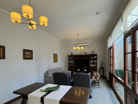 Hermosa casa de 4 habitaciones con todas las comodidades.