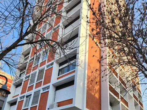 Martínez: Impecable y Luminoso Depto de 2 Ambientes. 1 Cuadra Avda Santa Fe y 5 de La Estación.