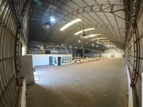 Excelente oportunidad de inversión en Concordia, galpón de 2670m2 cubiertos