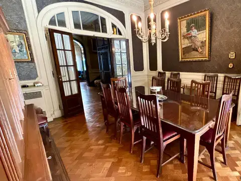 Casa 8 ambientes con 6 baños