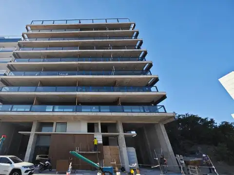 VENTA SEMIPISO A ESTRENAR FRENTE AL MAR. PISO 6