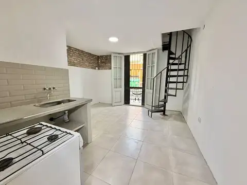 Depto Tipo Casa en Alquiler en Boca, $ 550.000