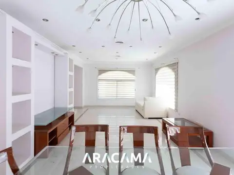Casa 5 ambientes con 3 baños