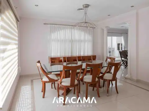 Casa en Venta en Solar Del Bosque, USD 350.000