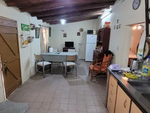 Casa 4 ambientes con 1 baño