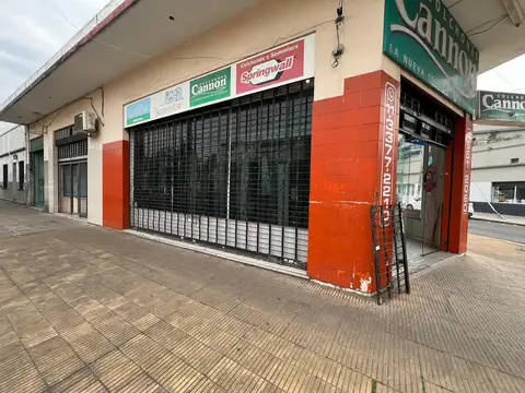 *VENTA LOTE 12 X 15 EN ESQUINA *COMPUESTO POR 5 LOCALES