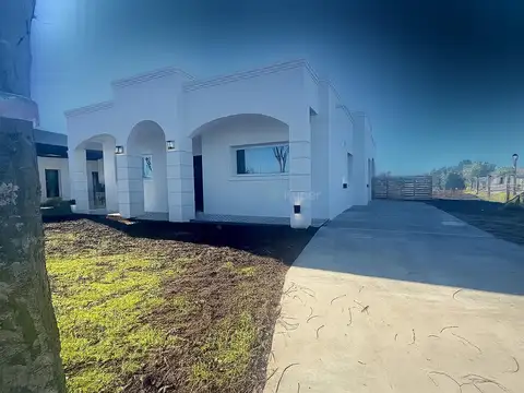 Casa  en Venta en San Ramón, Pilar del Este, Pilar