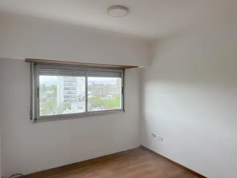 Departamento en Alquiler en Plaza Rocha, $ 650.000